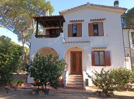 Villa Giulia 3 Levels, hôtel à Santa Margherita di Pula