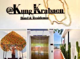AT Kung Kra baen Hotel and Residence, hotel i Ban Nong Nam Khao