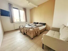 2 Bed Flat - Sleeps 4 - Pets - Parking - Wifi