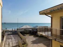 Trilocale centro Marcelli fronte mare - M223