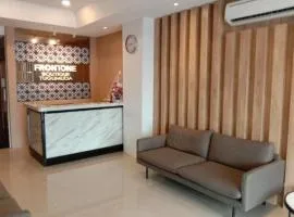 Front One Boutique Tugu Muda Semarang