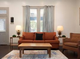 East Lake Update-Close to Dining, 10min to Airport, hotel poblíž Mezinárodní letiště Birmingham-Shuttlesworth - BHM, 