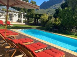 Banhoek Corner Guesthouse, hotel dengan kolam renang di Stellenbosch