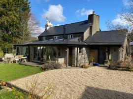 Picturesque Family Cottage near Totnes、トットネスのホテル