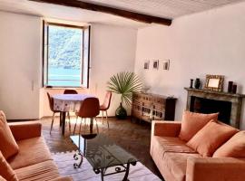 Calm apartment in Valsolda: Valsolda'da bir otel