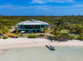 Villa Blue Hole, cabaña o casa de campo en Mangrove Cay