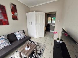 Botle Hive, hotel with parking in Kempton Park