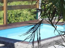Palmier bungalow- piscine, hotel in Gros-Morne