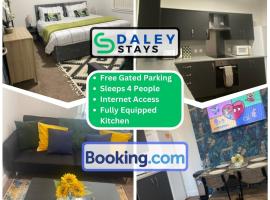 Manchester Apartment with Free Gated Parking by Daley Stays, apartment in Manchester