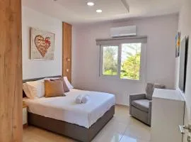 Stylish Apt Kato Paphos Close to Beach & Vibrant Harbor Life