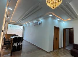 Hotel Shri Radha Orchid Barsana, hotel v destinaci Kāman