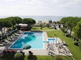 Capo Circeo Beach Resort Spa Fronte Mare, хотел в Сан Феличе Чирчео