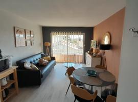 Cosy Studio 3mn de la mer Clim Parking Wifi, hotel a Sanary-sur-Mer