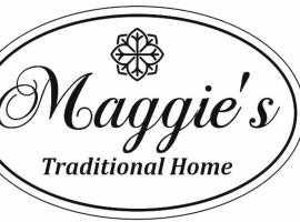 Maggie's Traditional home, casa rústica em Pylos