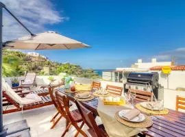 Big terraced house, 100m to the beach, with BBQ and sea view