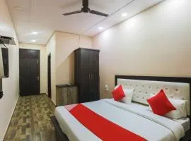 OYO Flagship Golden Residency B&B Hotel