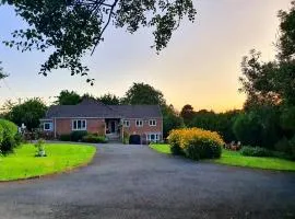 Idyllic 2 Bedroom Self-Contained UpsideDown Annexe