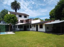 Excelente Casa Amplia Para 5 Personas Completa Privada con Jardin, homestay in Tigre