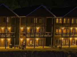 Keweenaw Waters Resort, villa en Houghton