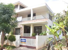 MAHAMAYA HOME STAY, habitación en casa particular en Mysore