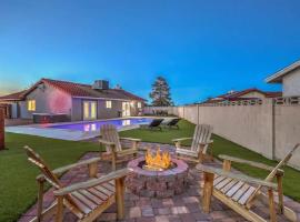 Entire Home w 3BR, Hot tub, Pool, Firepit & Grill、ラスベガスの格安ホテル