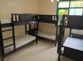 SHARING BED SPACE FOR MALE near DUBAI BUS STOP, apartment in Sharjah