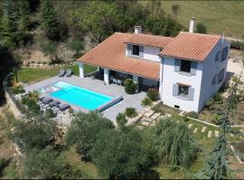 Le Mas des Doux Instants, cabaña o casa de campo en Saint-Ferréol-Trente-Pas