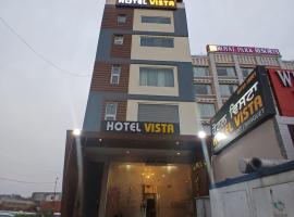 Hotel Vista Restaurant, family hotel in Zirakpur