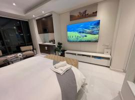 NEW Luxury Hotel Suite Sandton City, apartament a Johannesburg