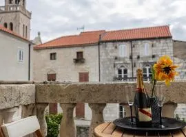 Charming Retreat in Old Town