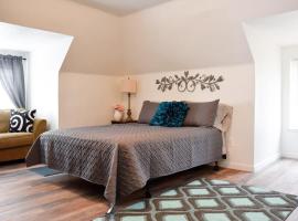 Unwind in a Bright Comfortable Apartment for 3, lavprishotell i Pittsburgh