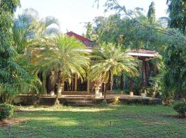Charming 3 bedroom house, hotel in Chinandega