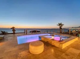 Stunning Luxury Ocean-Front Casa with Pool & Spa