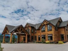 Basecamp Lodge Golden