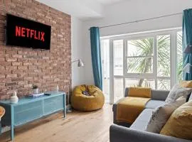 Urban Elegance - 2 Bed Luxury City Retreat