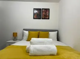 Birmingham Peculiar Apartment 2-Bedrooms