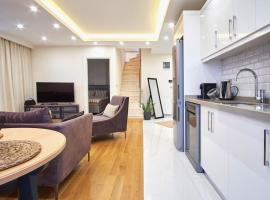 Privat 3 Bedroom Duplex Apartment at Ulus Beşiktaş, khách sạn giá rẻ ở Istanbul