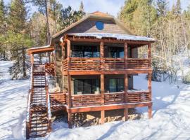 Little Badger Lodge, hotel with pools in Lead