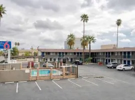 Studio 6 Suites San Bernardino, CA
