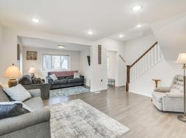 Dog-Friendly Home Less Than 1 Mi to Downtown Fargo!, holiday home in Fargo