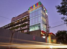 The Sato hotel, hotel s parkiralištem u gradu 'Kudus'
