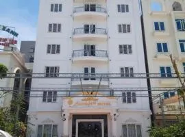 Khách sạn Moonlight Hotel - Mặt biển Hải Tiến