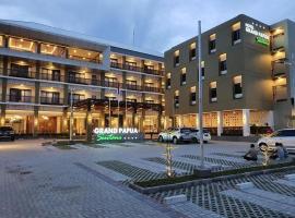 Grand Papua Hotel Sentani, hotel a Weversdorp