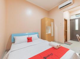 RedDoorz Syariah near Alun Alun Palimanan, hotel v destinaci Cirebon