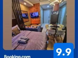 Luxurious Romantic Getaway in a stylish Condo、タガイタイのコンドミニアム