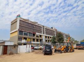 Hotel The Grand, hotel con parking en Ahmedabad