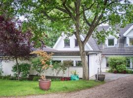 Large 3 bed house with separately bookable studio, hotelli kohteessa Kingston upon Thames
