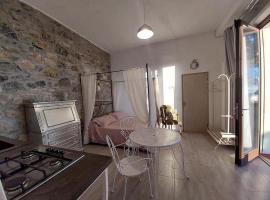 Monolocale con bagno e angolo cottura Nido in Toscana, lemmikloomasõbralik hotell sihtkohas Monterotondo
