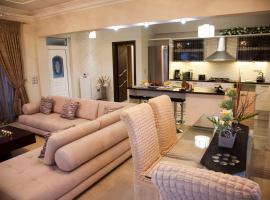 Gerasimos Dream House - 7 Minutes from the Airport, hotel v destinácii Lakíthra