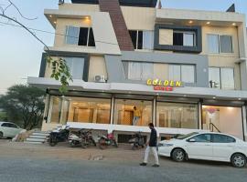 Hotel Golden Wings, Dewas, alloggio in famiglia a Dewās